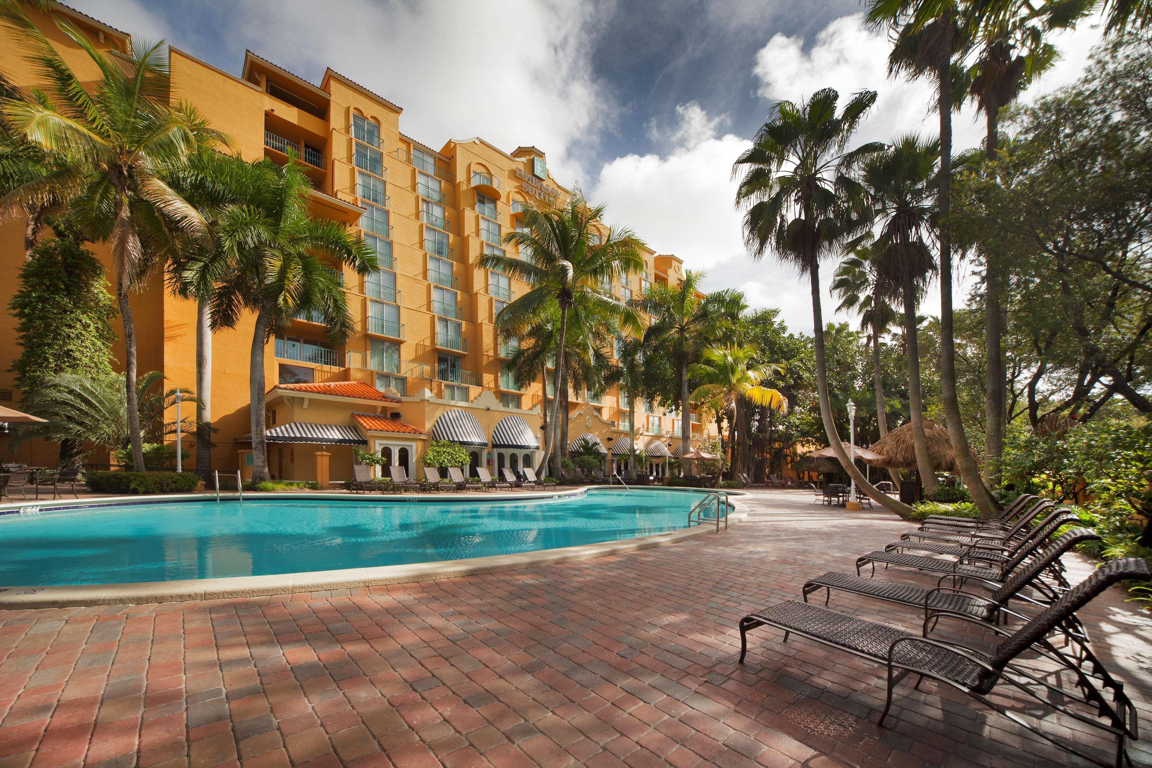 Embassy Suites By Hilton Miami International Airport Miami Springs Exterior photo