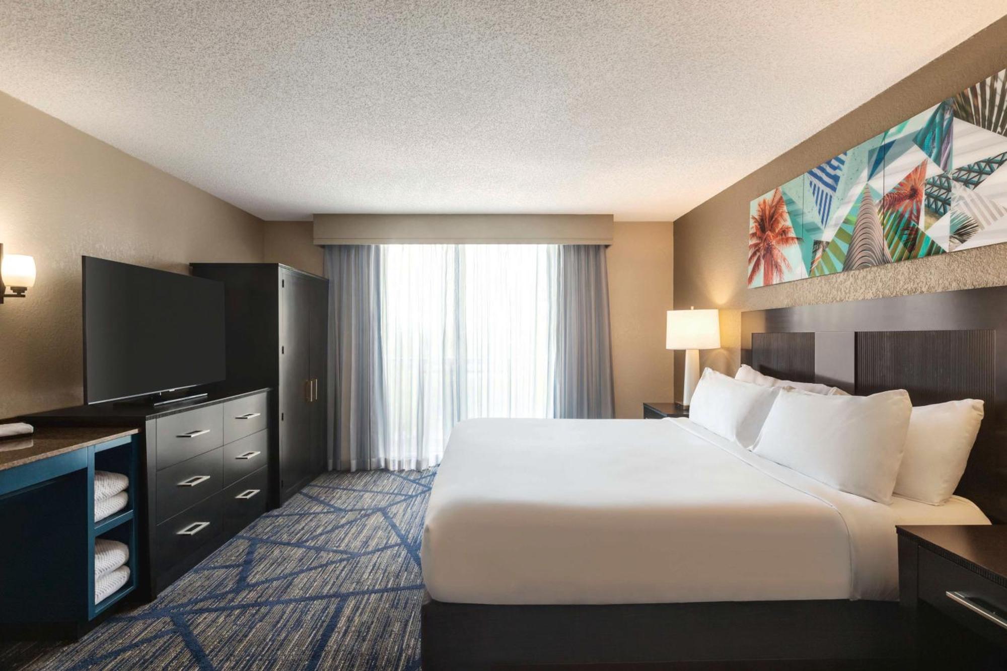 Embassy Suites By Hilton Miami International Airport Miami Springs Exterior photo